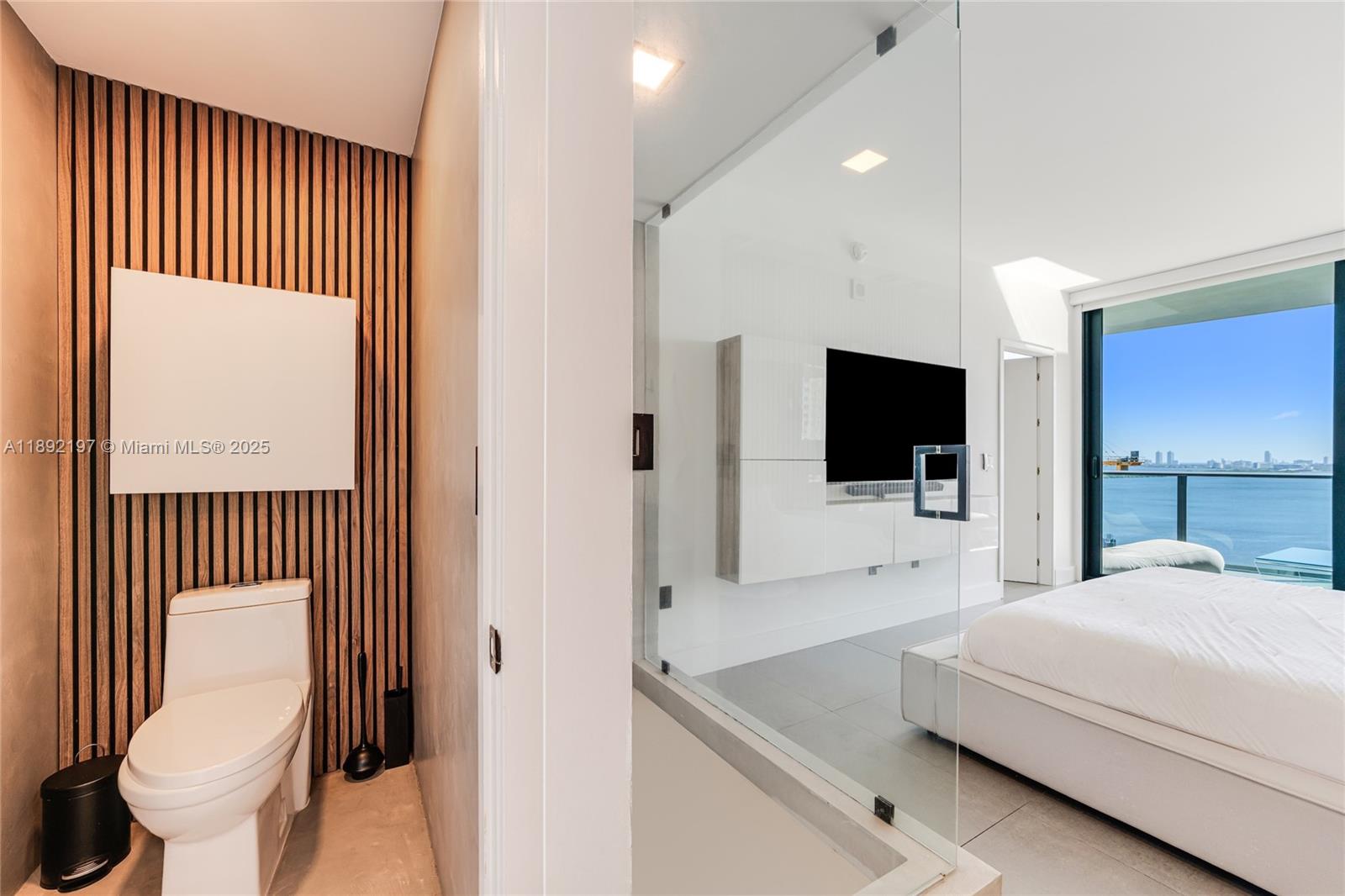 ICON BAY CONDO - Residential Lease