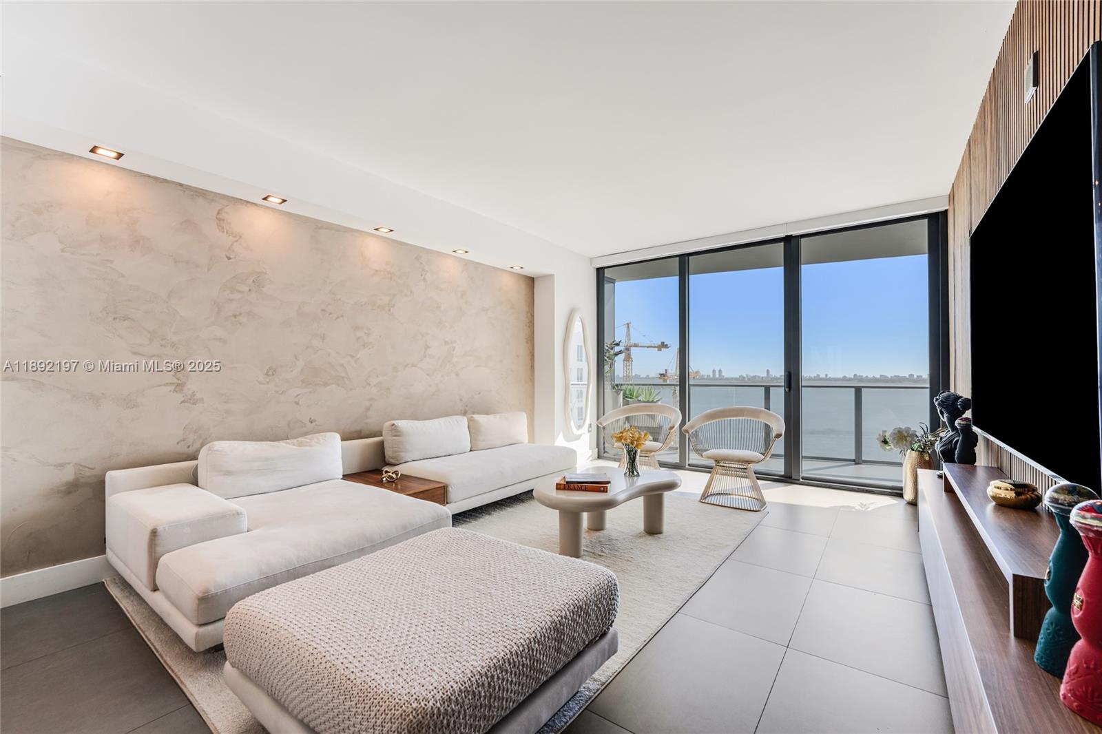ICON BAY CONDO - Residential Lease