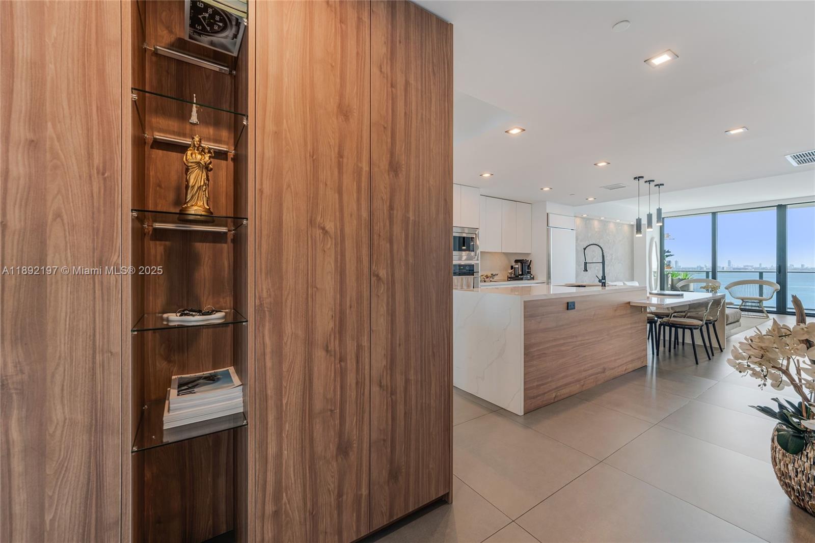 ICON BAY CONDO - Residential Lease