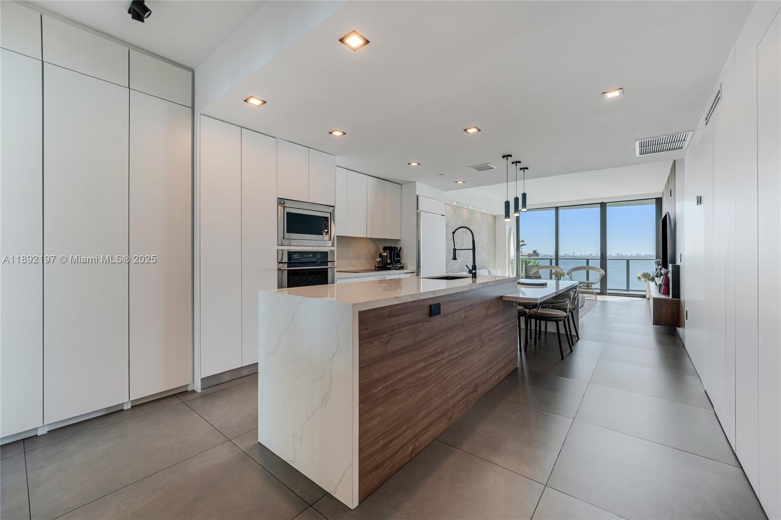 ICON BAY CONDO - Residential Lease