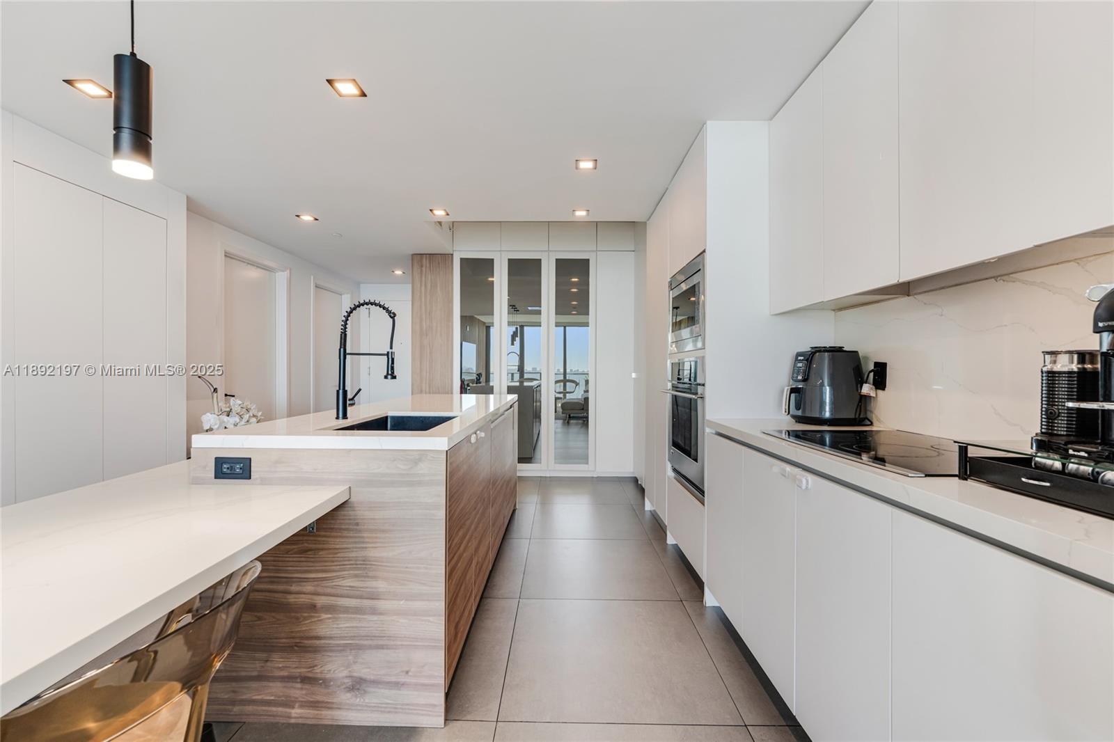 ICON BAY CONDO - Residential Lease