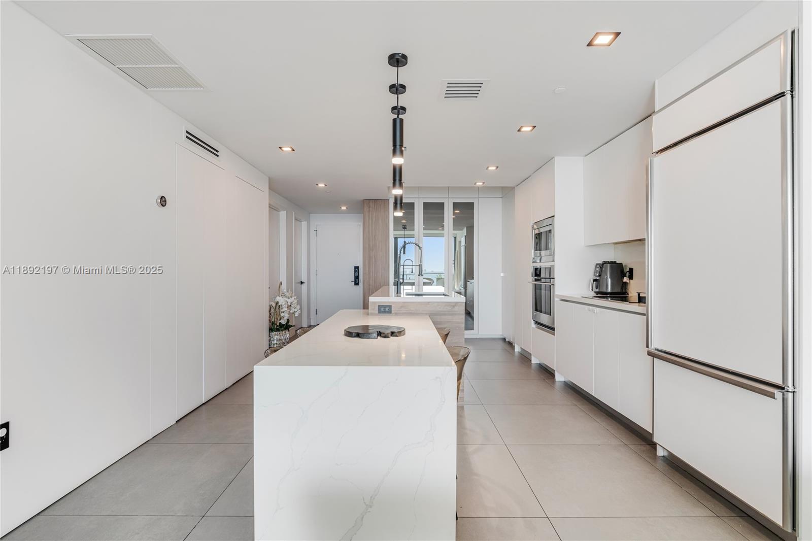 ICON BAY CONDO - Residential Lease