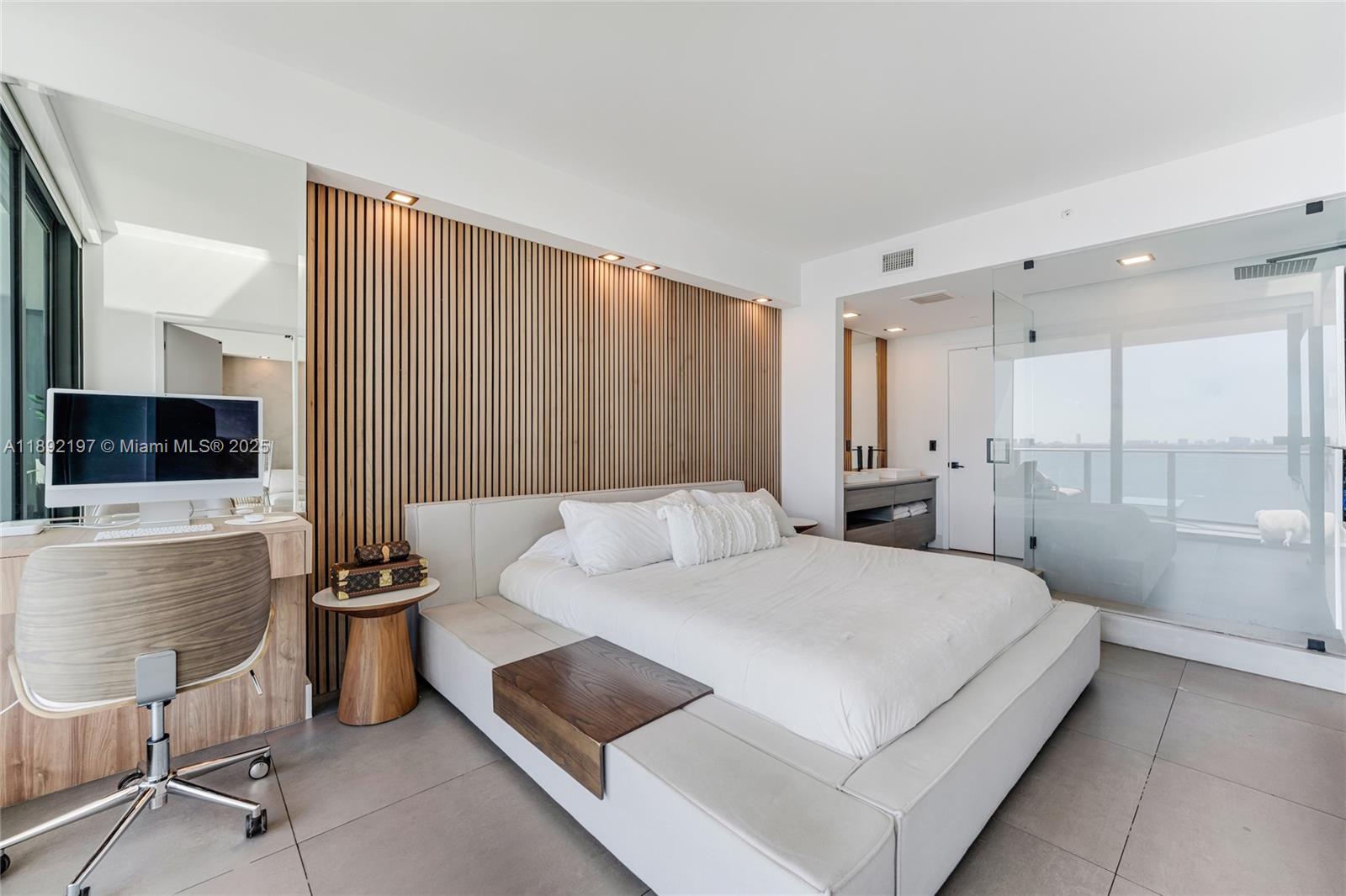 ICON BAY CONDO - Residential Lease