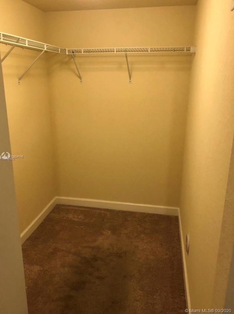 THE COURTS AT BAYSHORE II - Residential