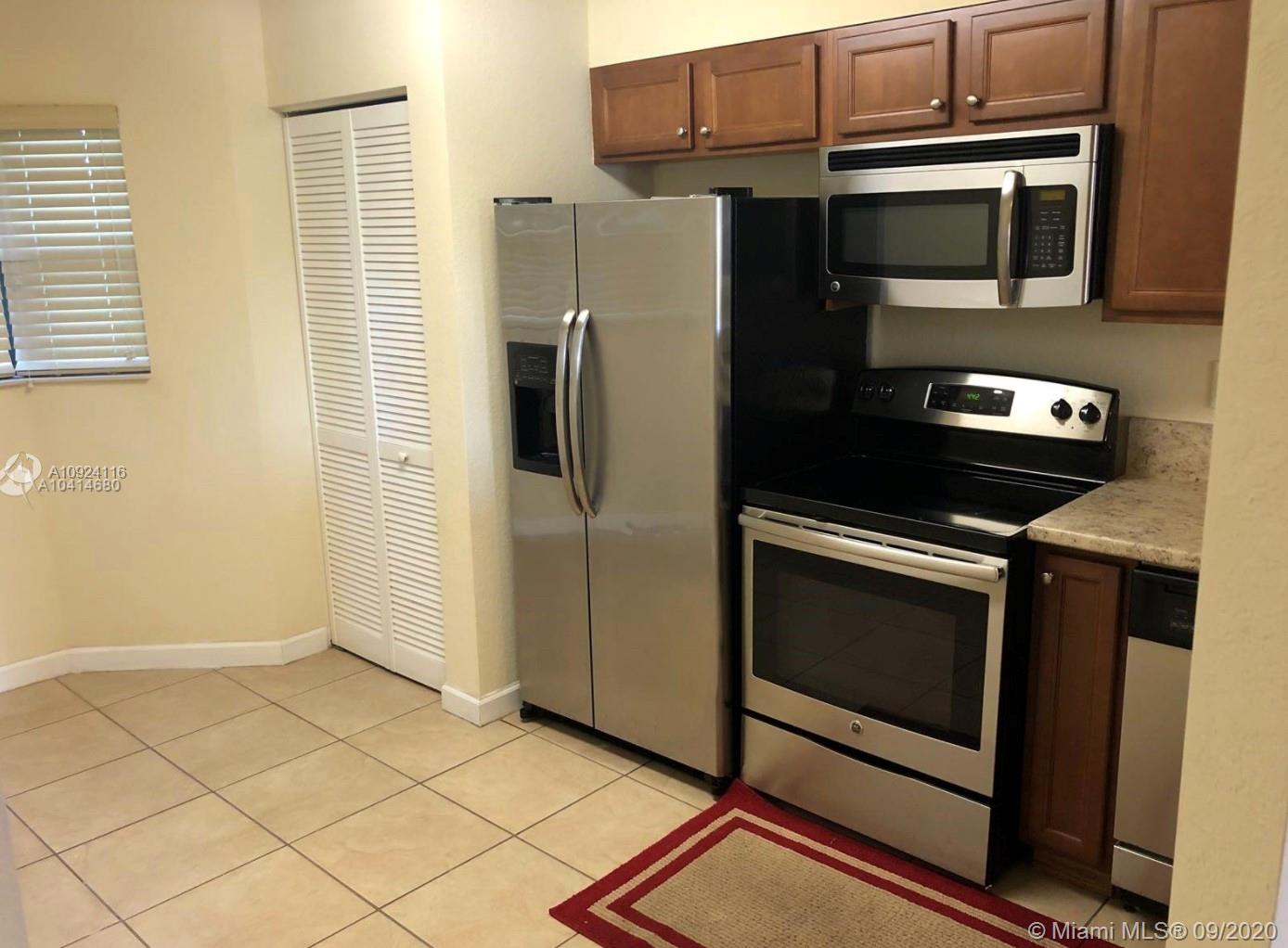 THE COURTS AT BAYSHORE II - Residential