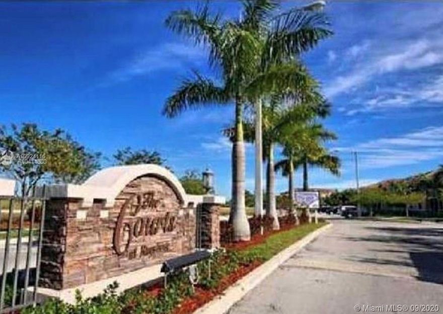 GARDEN VIEW 2BEDS/2BTHS IN ISLES AT BAYSHORE. CARPET IN BEDROOMS AND TILE IN COMMON AREAS. KITCHEN HAS STAINLESS STEEL APPLIANCES AND GRANITE COUNTERTOPS. GATED COMMUNITY WITH NICE AMENITIES, POOL, PLAY AREA, CLUBHOUSE, AND MORE.