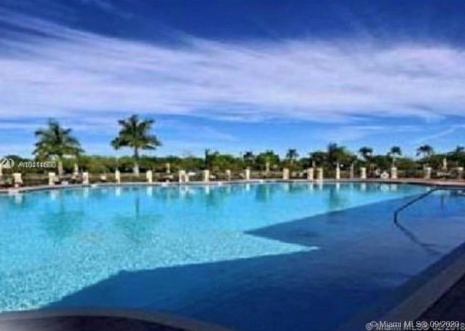 THE COURTS AT BAYSHORE II - Residential