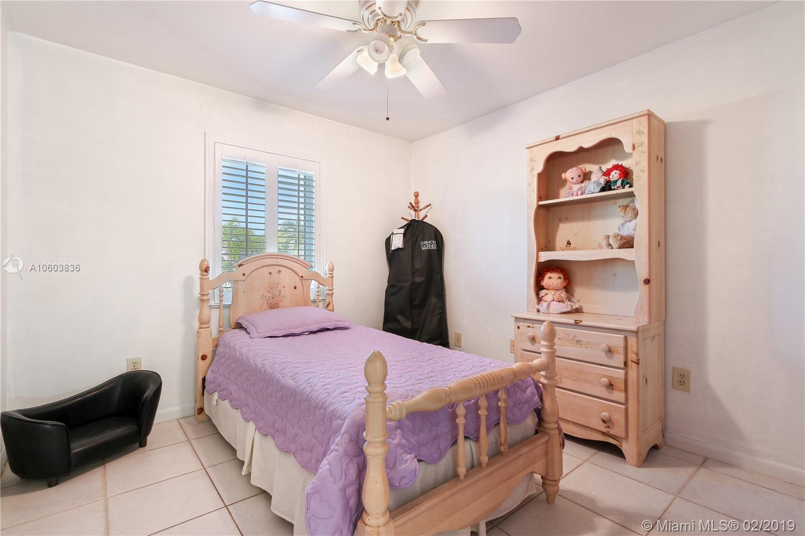 WINSTON PARK UNIT 4 - Residential