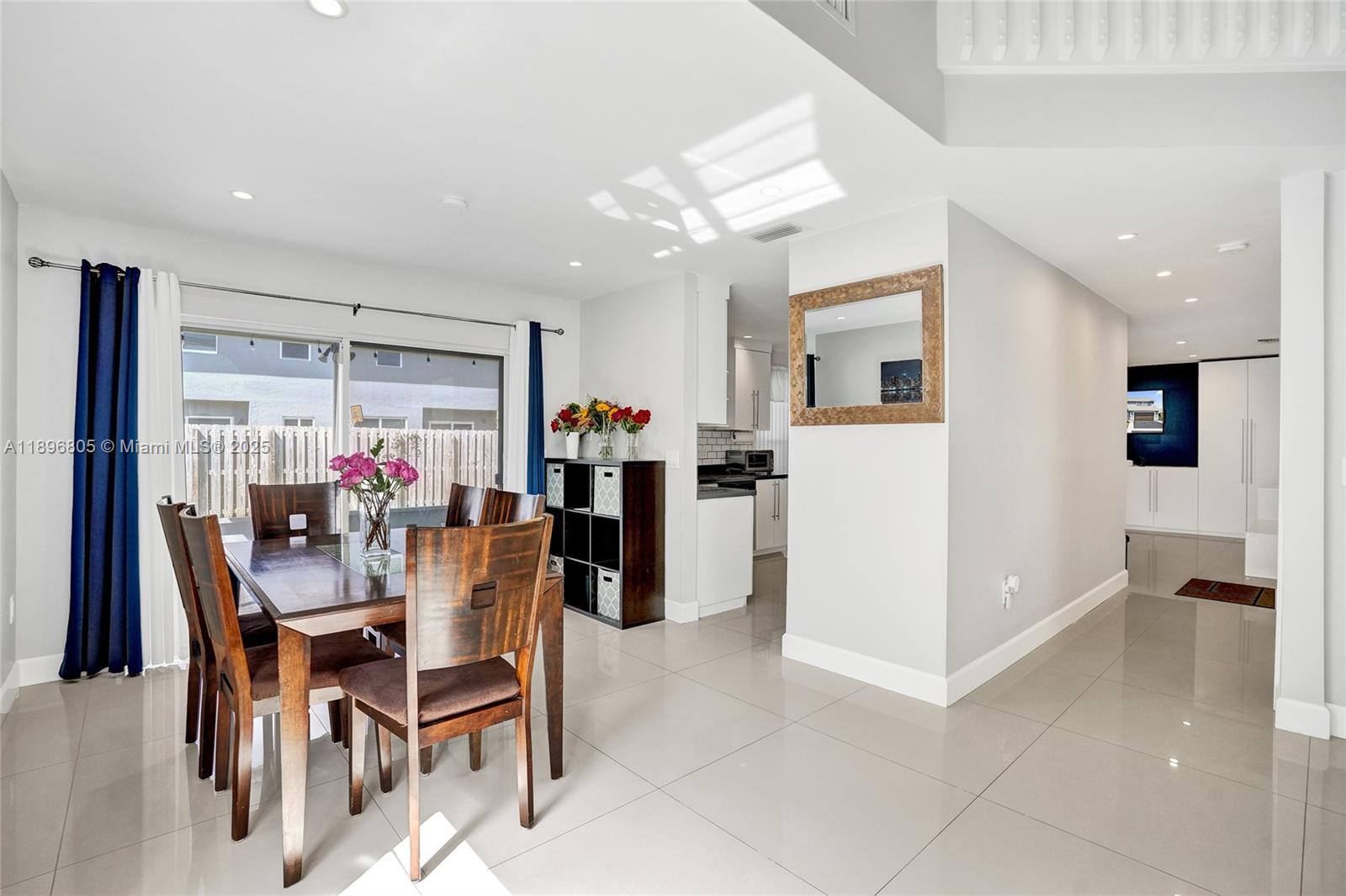 SAWGRASS ESTATES - Residential