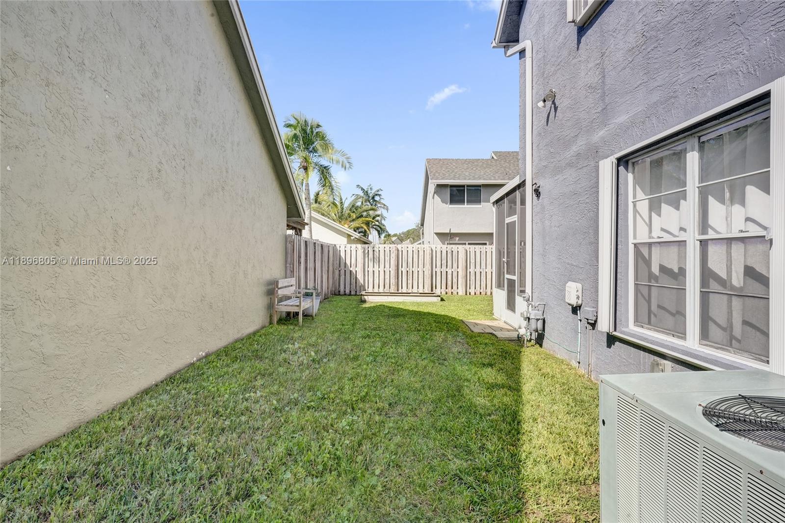 SAWGRASS ESTATES - Residential