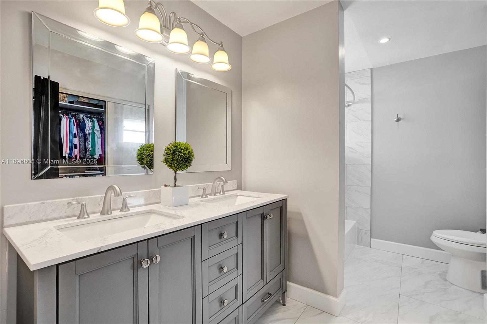 SAWGRASS ESTATES - Residential