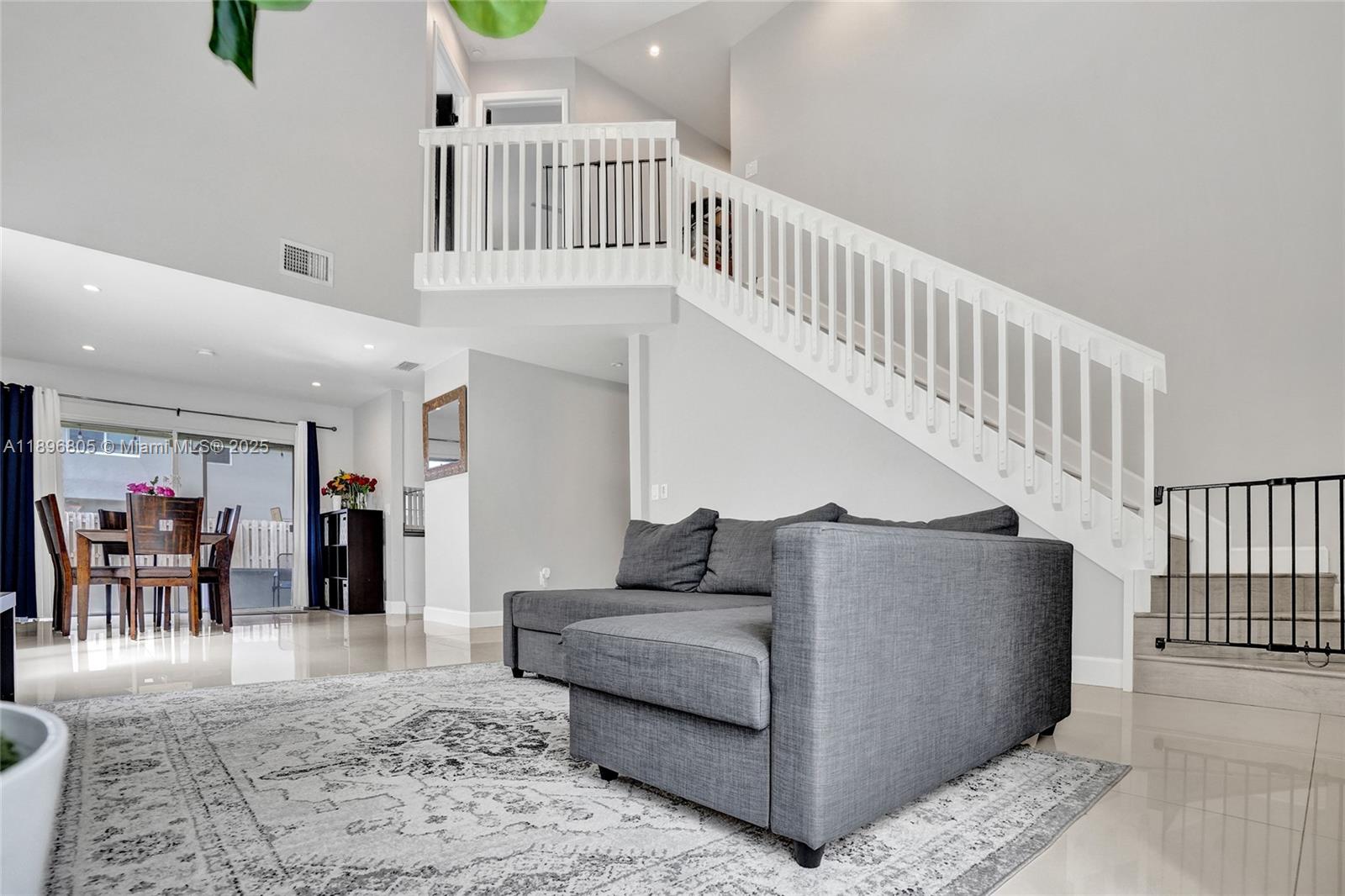 SAWGRASS ESTATES - Residential