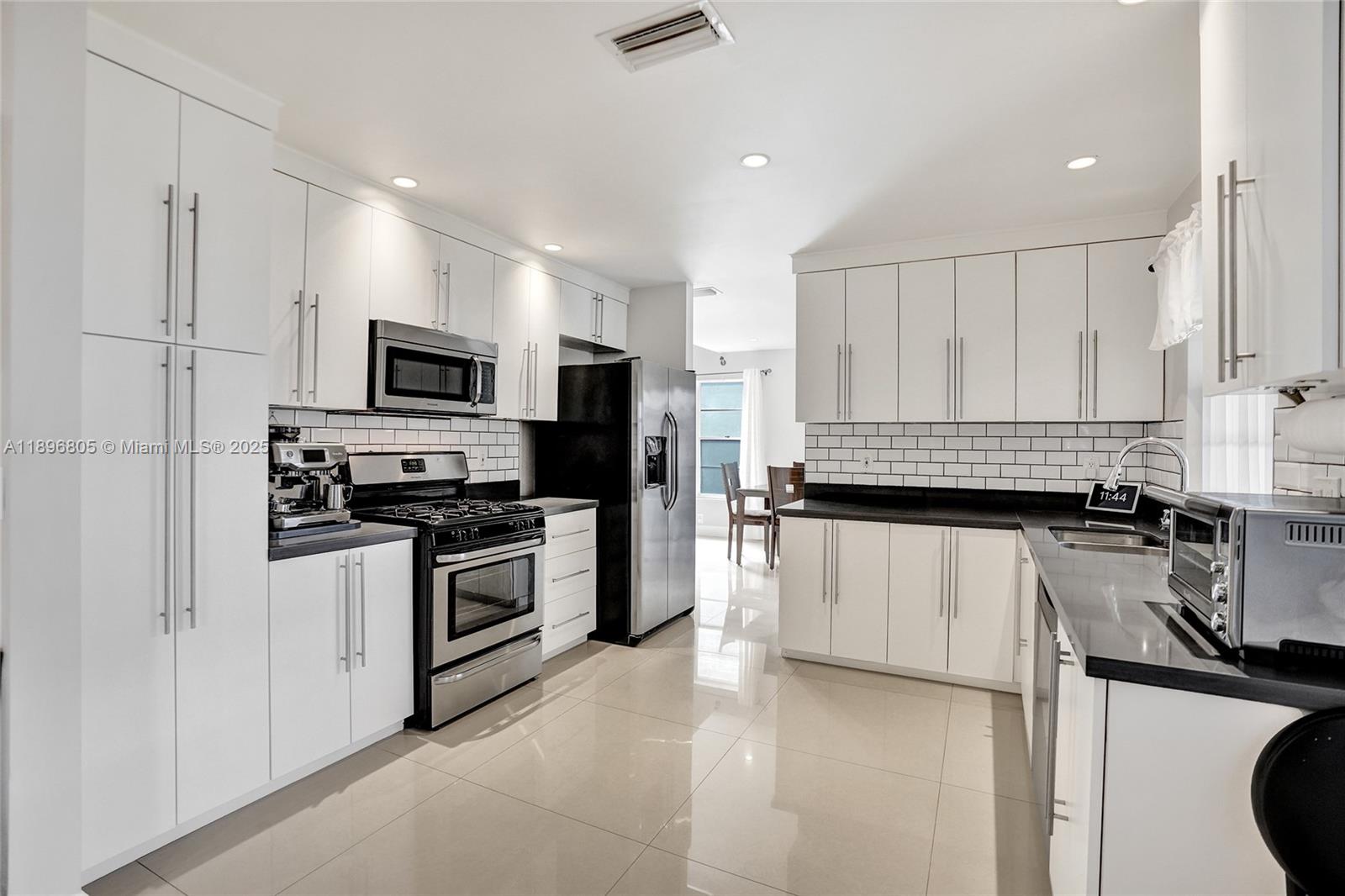 SAWGRASS ESTATES - Residential