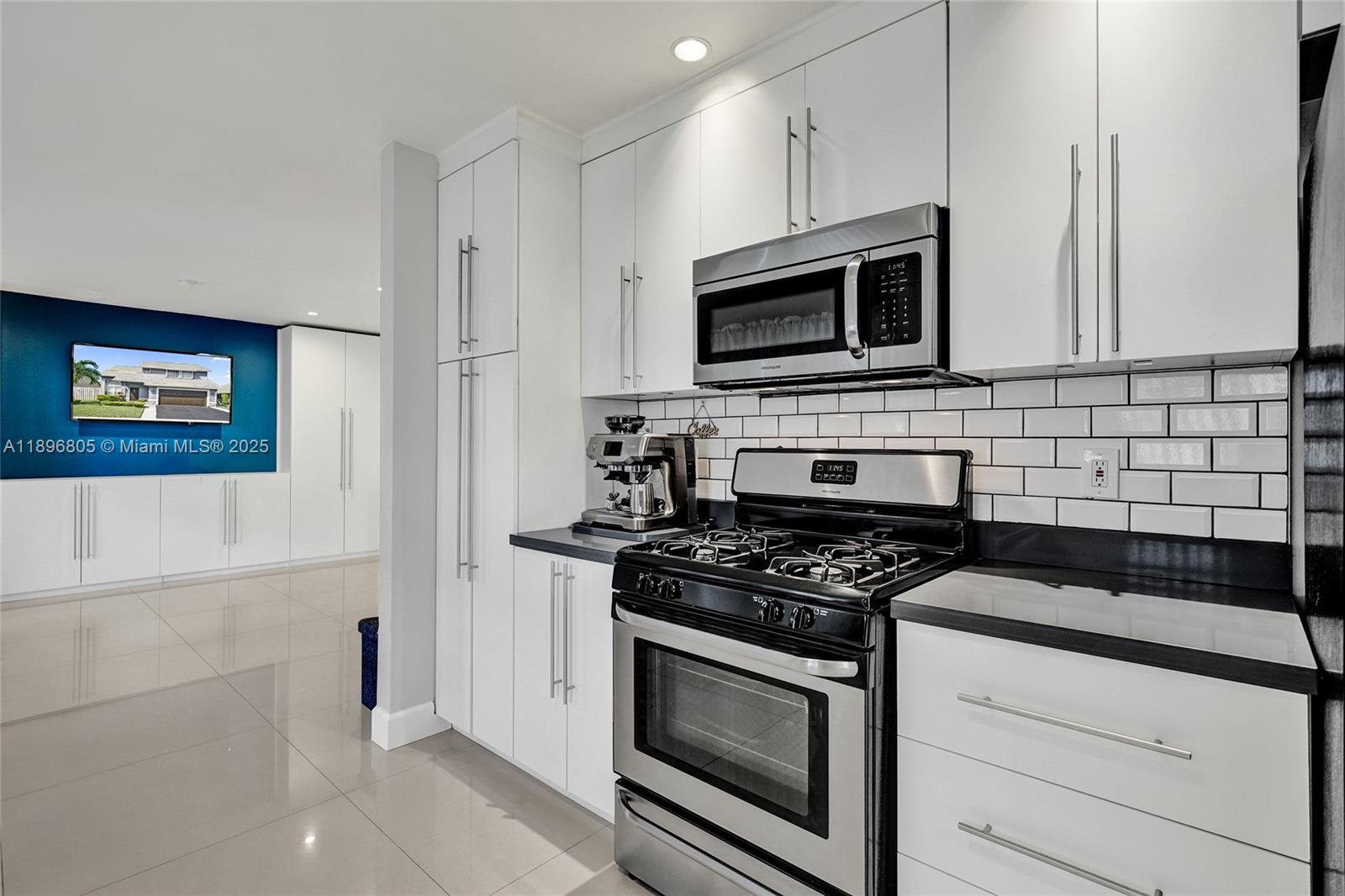SAWGRASS ESTATES - Residential