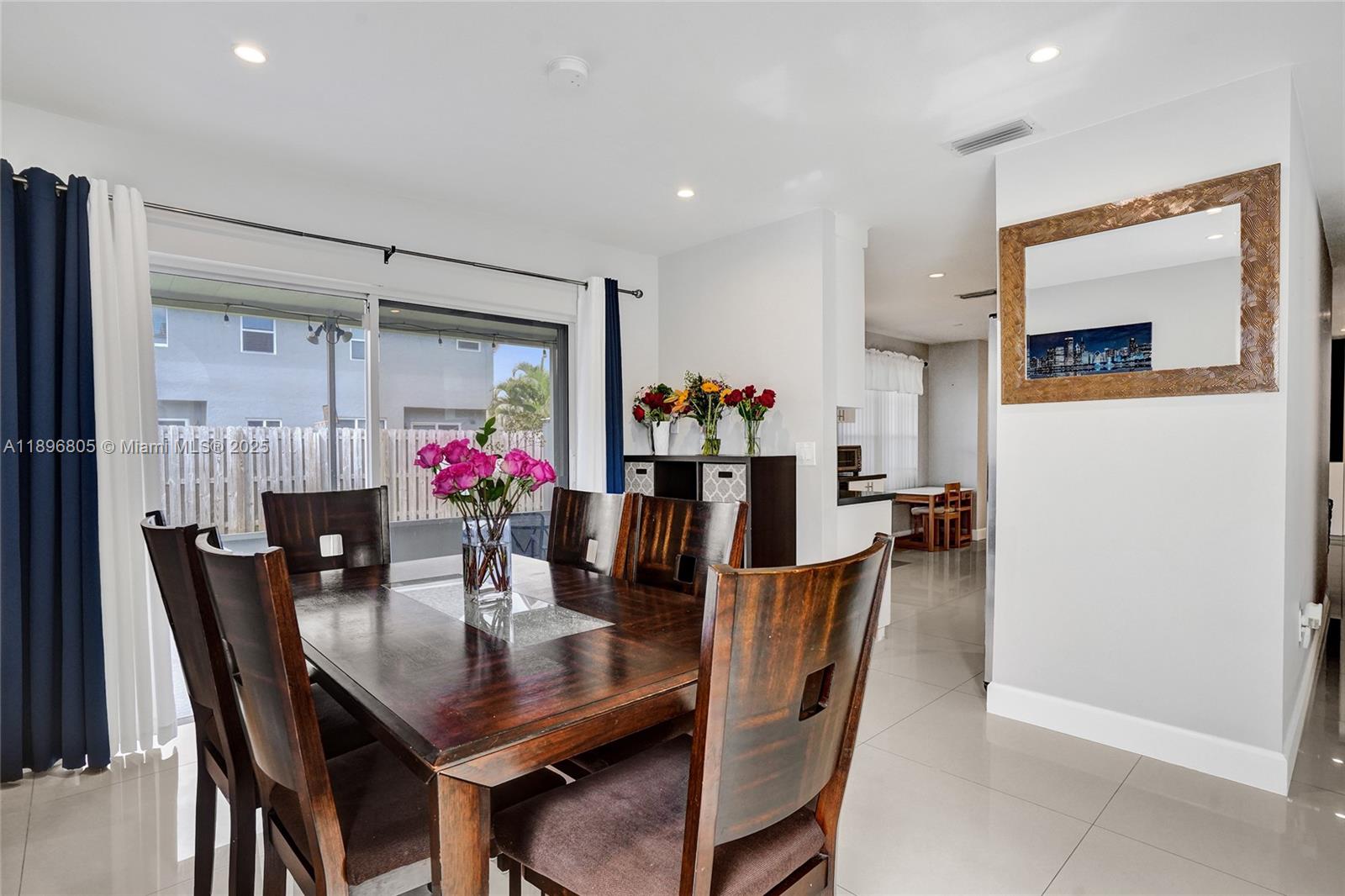 SAWGRASS ESTATES - Residential