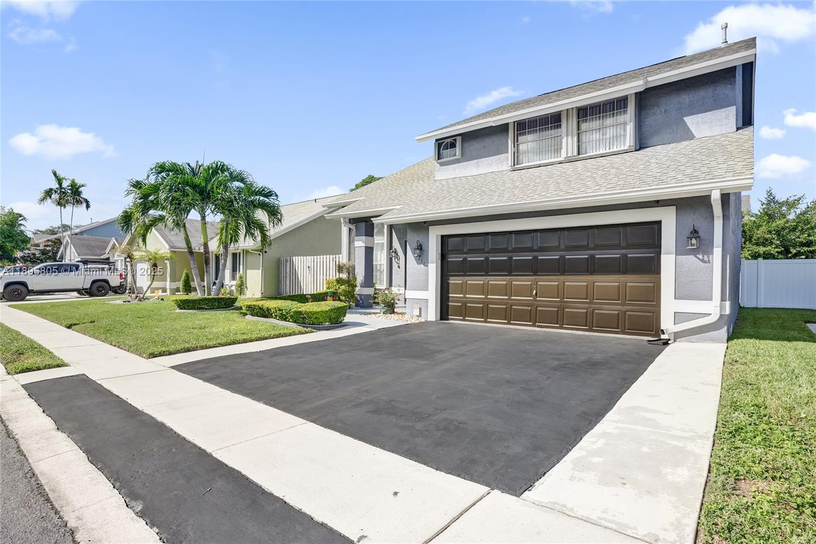 SAWGRASS ESTATES - Residential