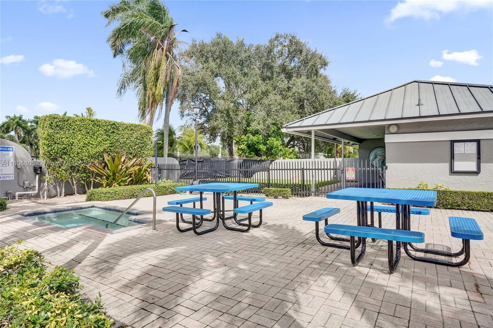 SAWGRASS ESTATES - Residential