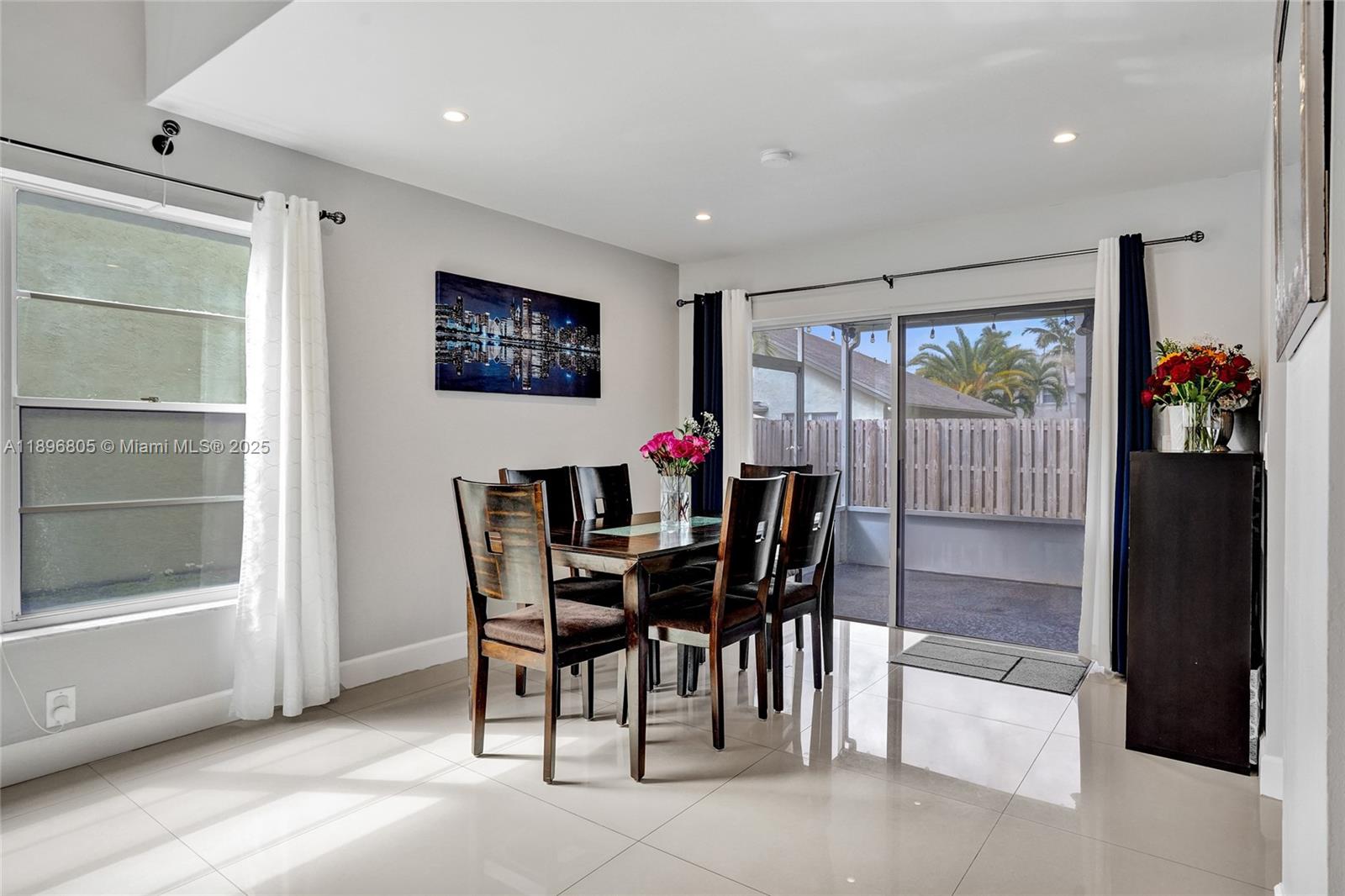 SAWGRASS ESTATES - Residential