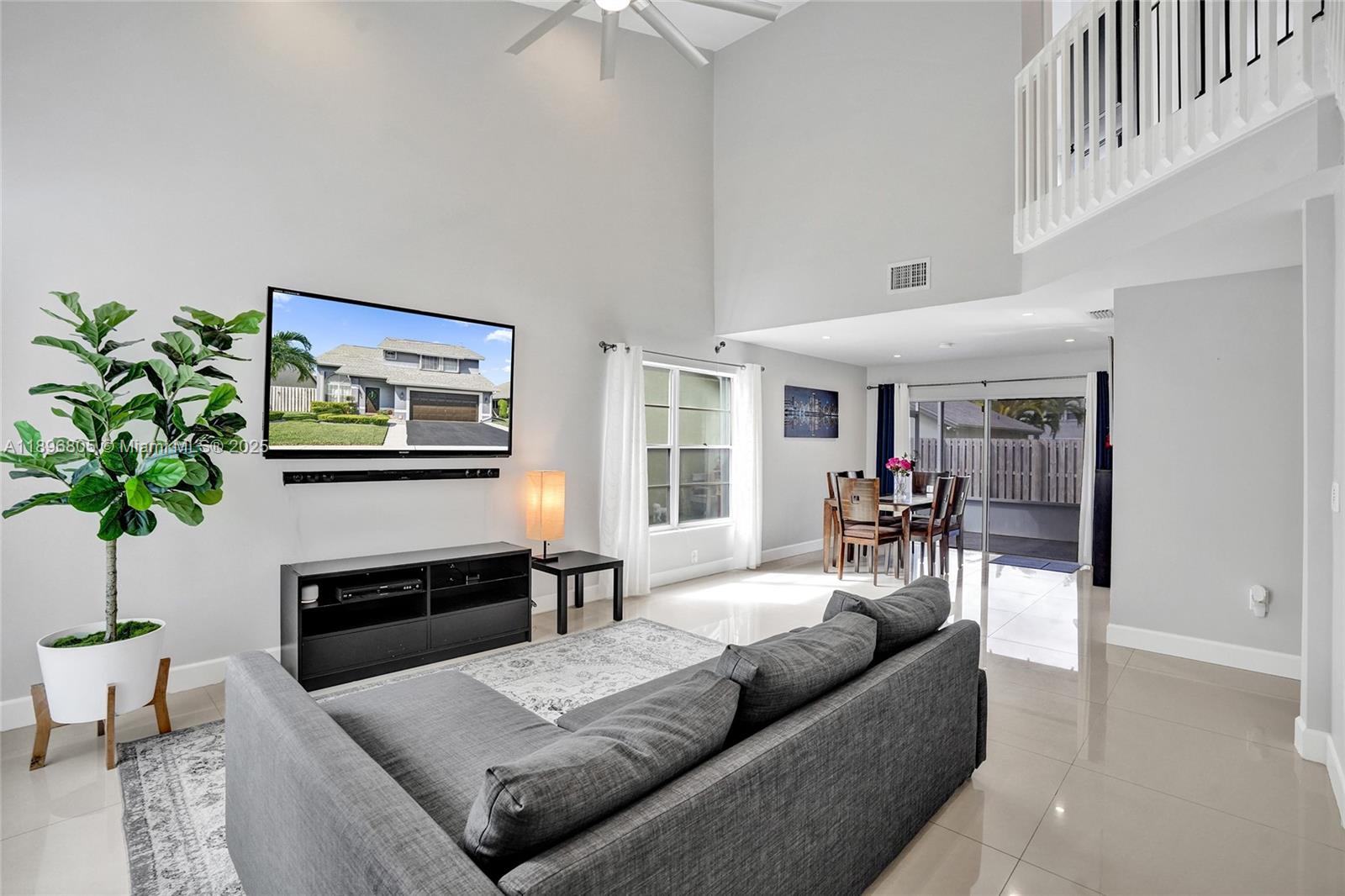 SAWGRASS ESTATES - Residential