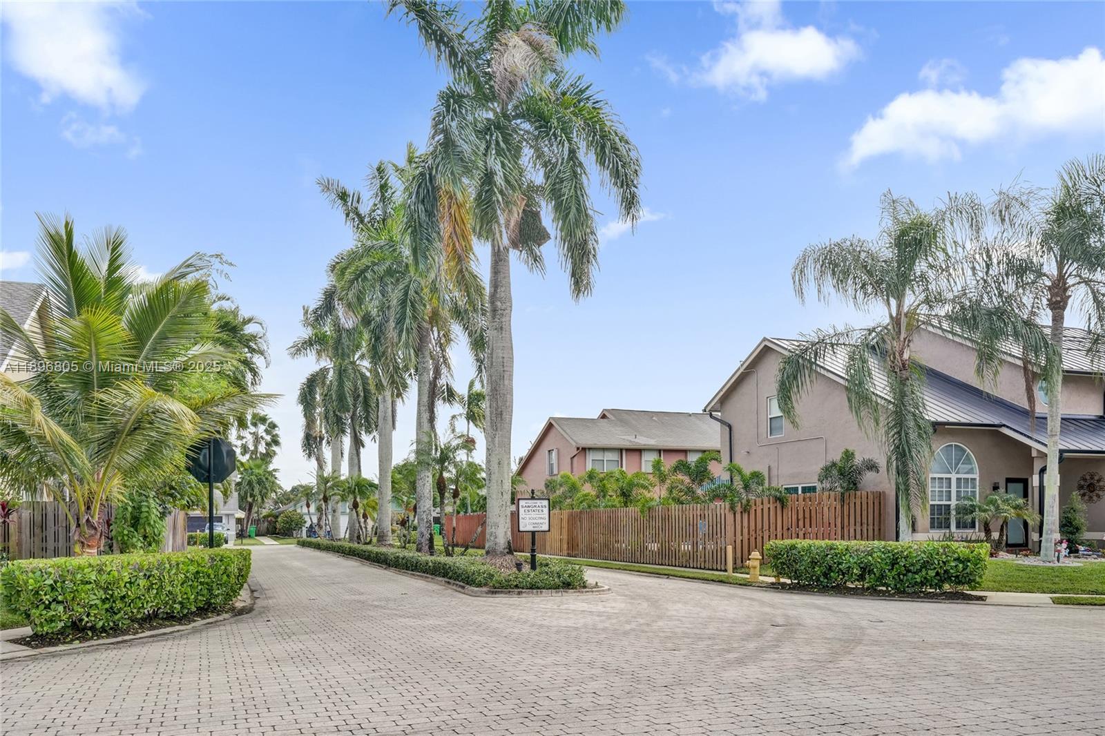 SAWGRASS ESTATES - Residential