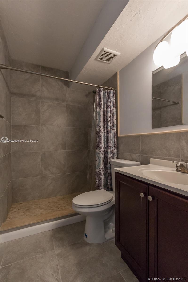FANSHAW AT CENTURY VILLAG - Residential Lease