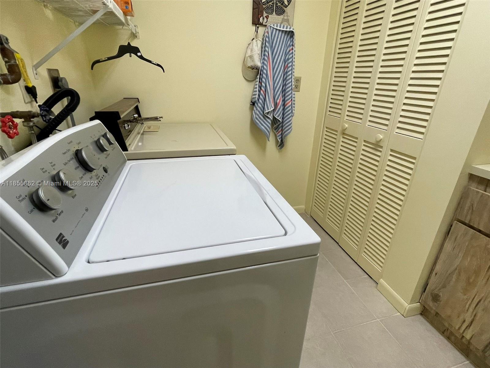 LAKES OF CARRIAGE HILLS - Residential