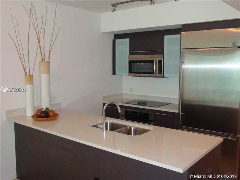 Spacious 1/1 Fully Furnished! Central location. Stainless steel appliances. Water and City views. Balcony. Washer and dryer in unit. Jacuzzi and shower in Bathroom. Pool, spa, cinema room, gym, 1 parking, valet and much more. Easy to show