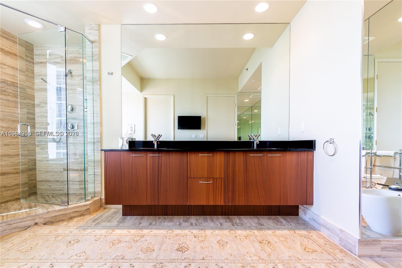 TDR TOWER I CONDO - Residential Lease