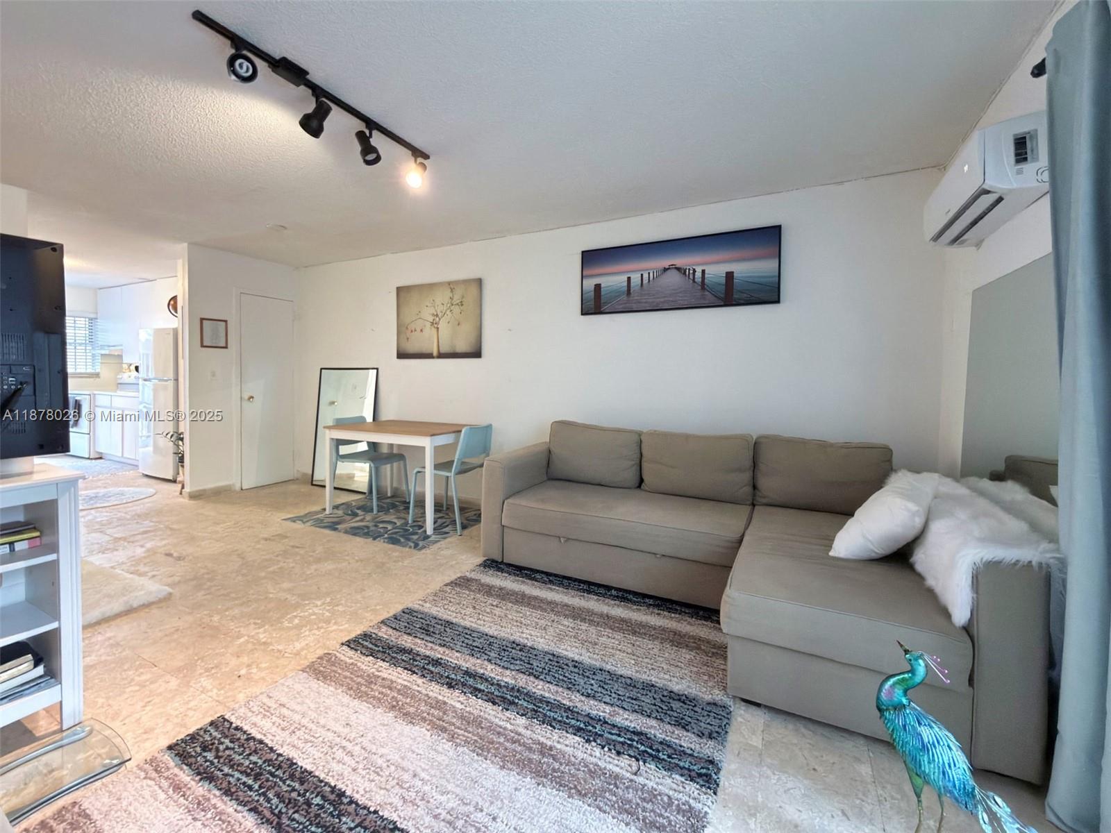 MERIDIAN PLAZA CONDO - Residential