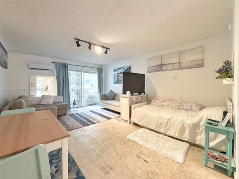 Photo of 221 Meridian Ave #211, Miami Beach, FL 33139 (MLS # A11878026)