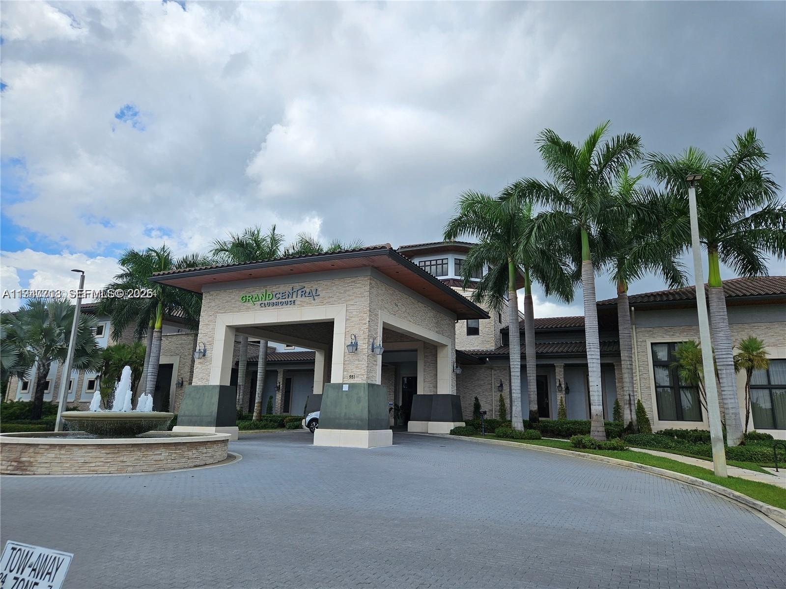 APEX AT PARK CENTRAL COND - Residential