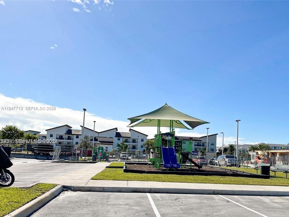 APEX AT PARK CENTRAL COND - Residential