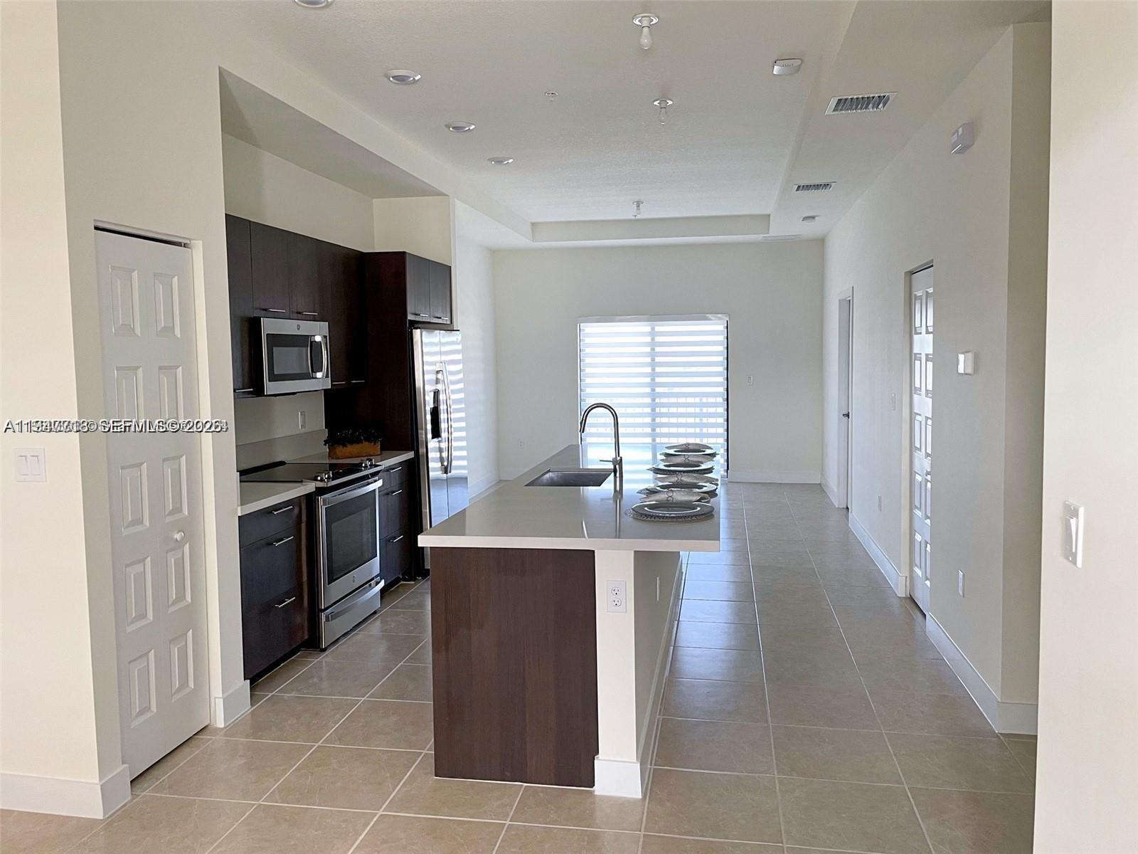 APEX AT PARK CENTRAL COND - Residential