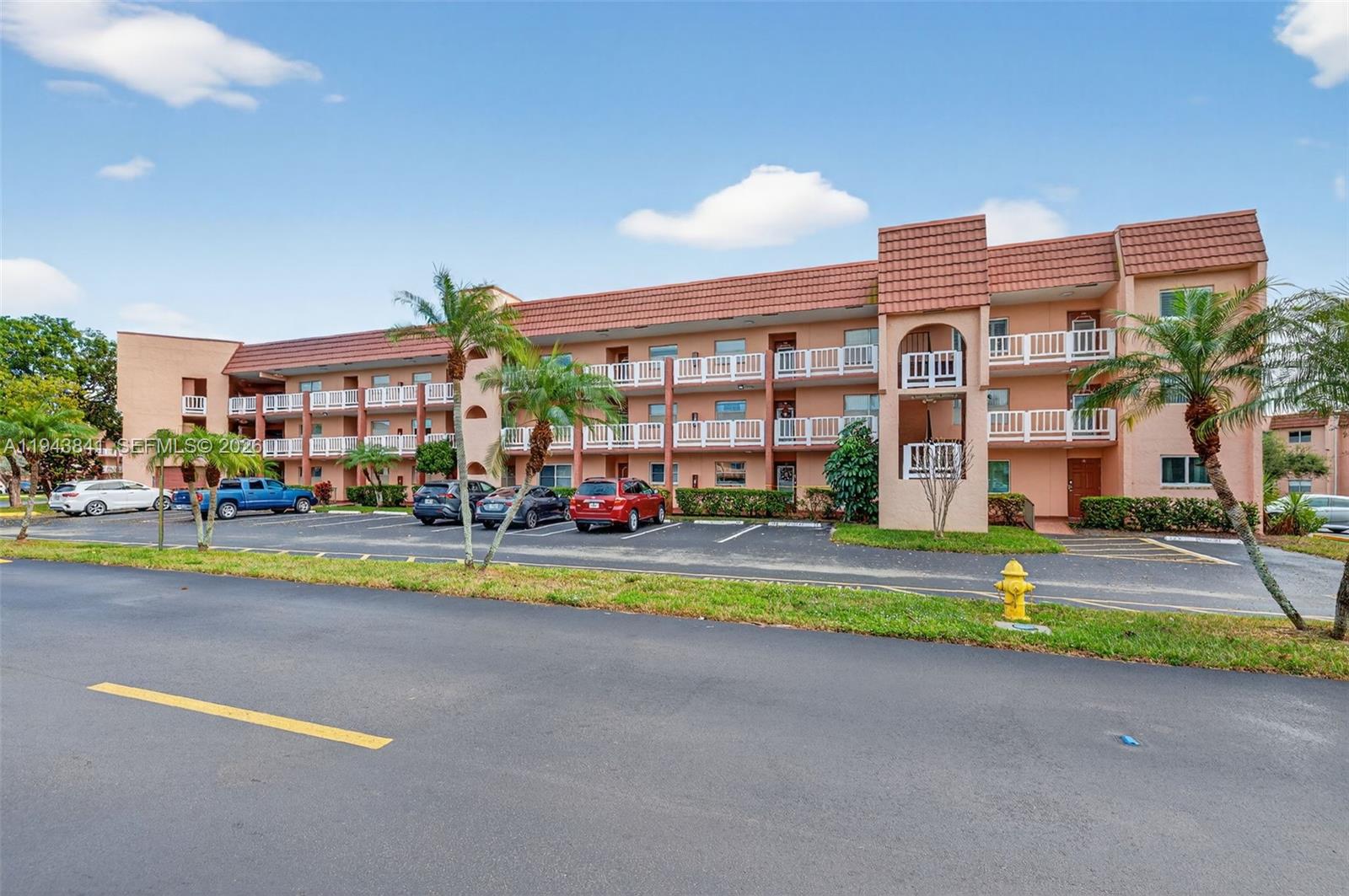 SUNRISE LAKES 129 CONDO - Residential