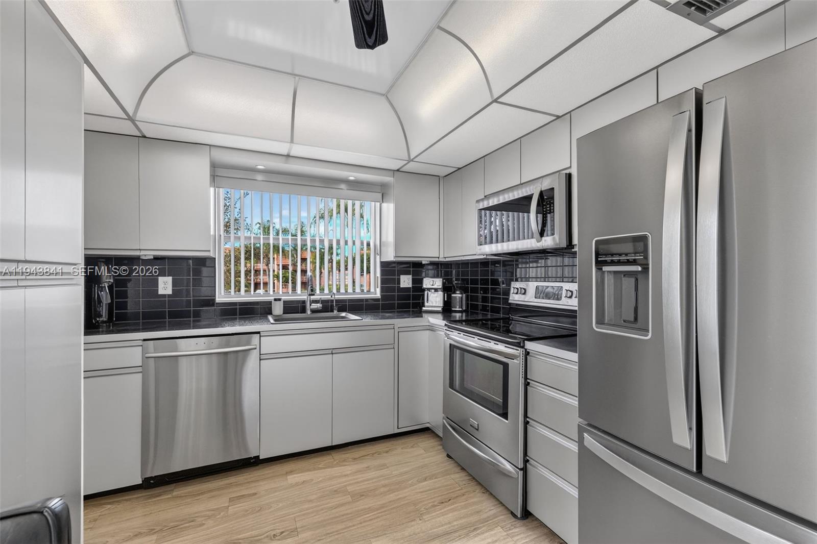 SUNRISE LAKES 129 CONDO - Residential