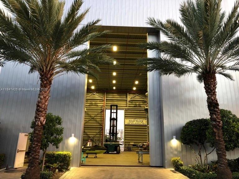 400 Sunny Isles Blvd Dd 204