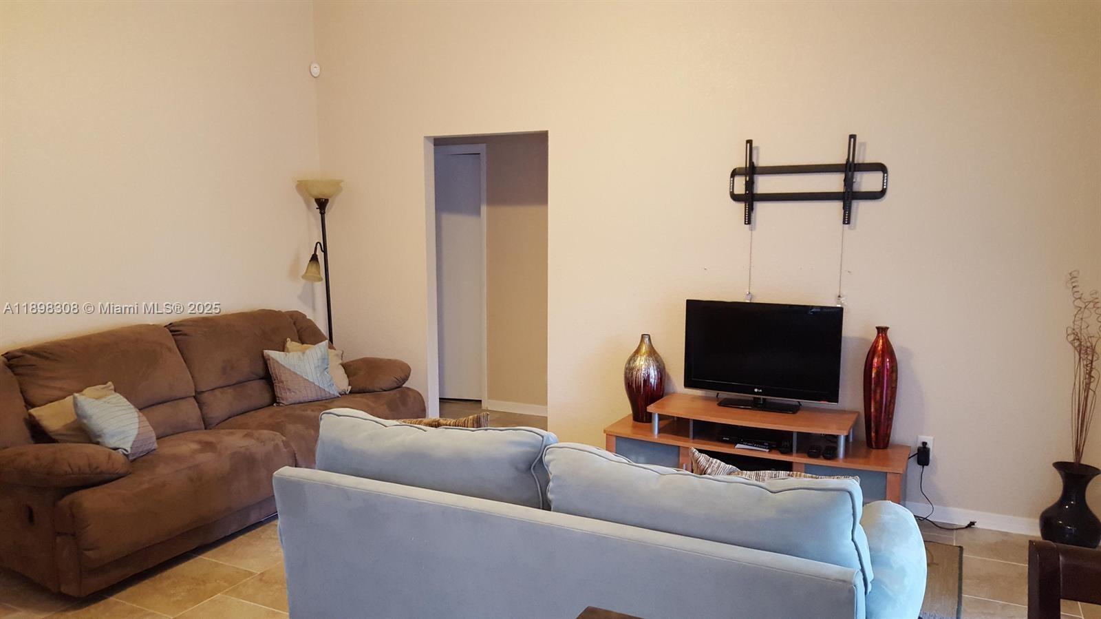 PORT ST LUCIE SECTION 53 - Residential Lease