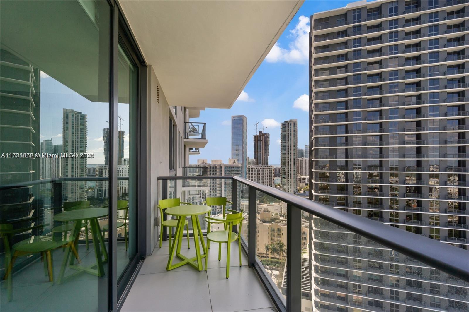 PARAISO BAYVIEWS CONDO - Residential