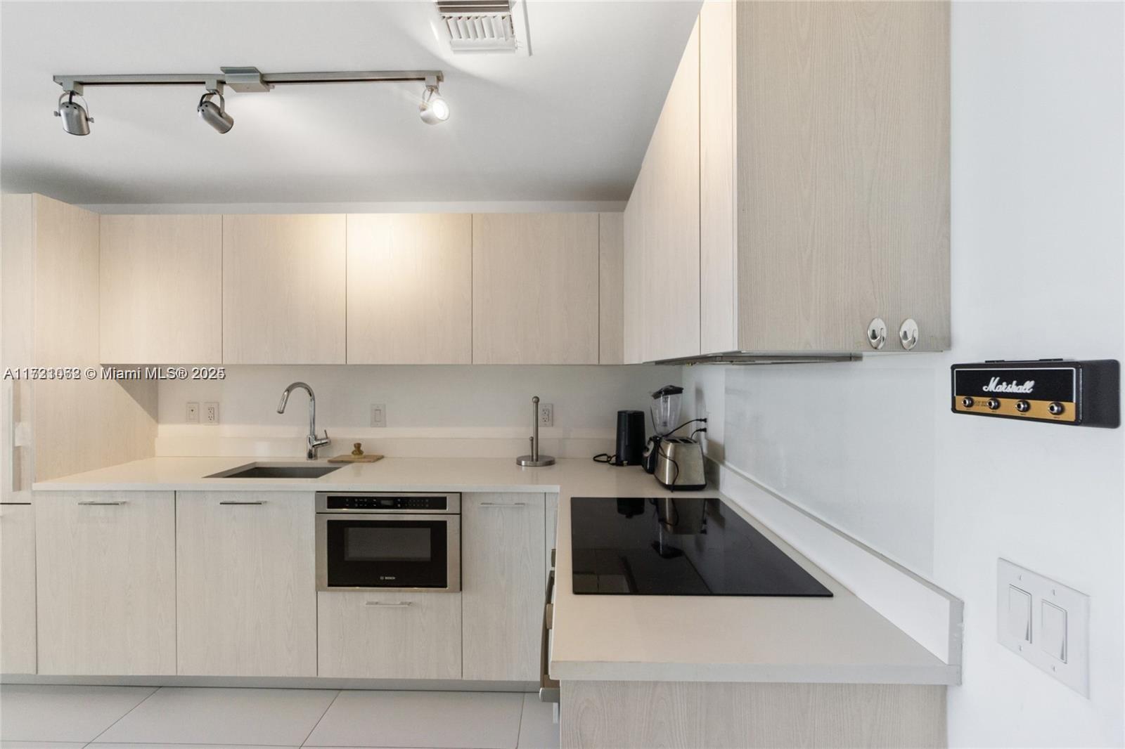 PARAISO BAYVIEWS CONDO - Residential
