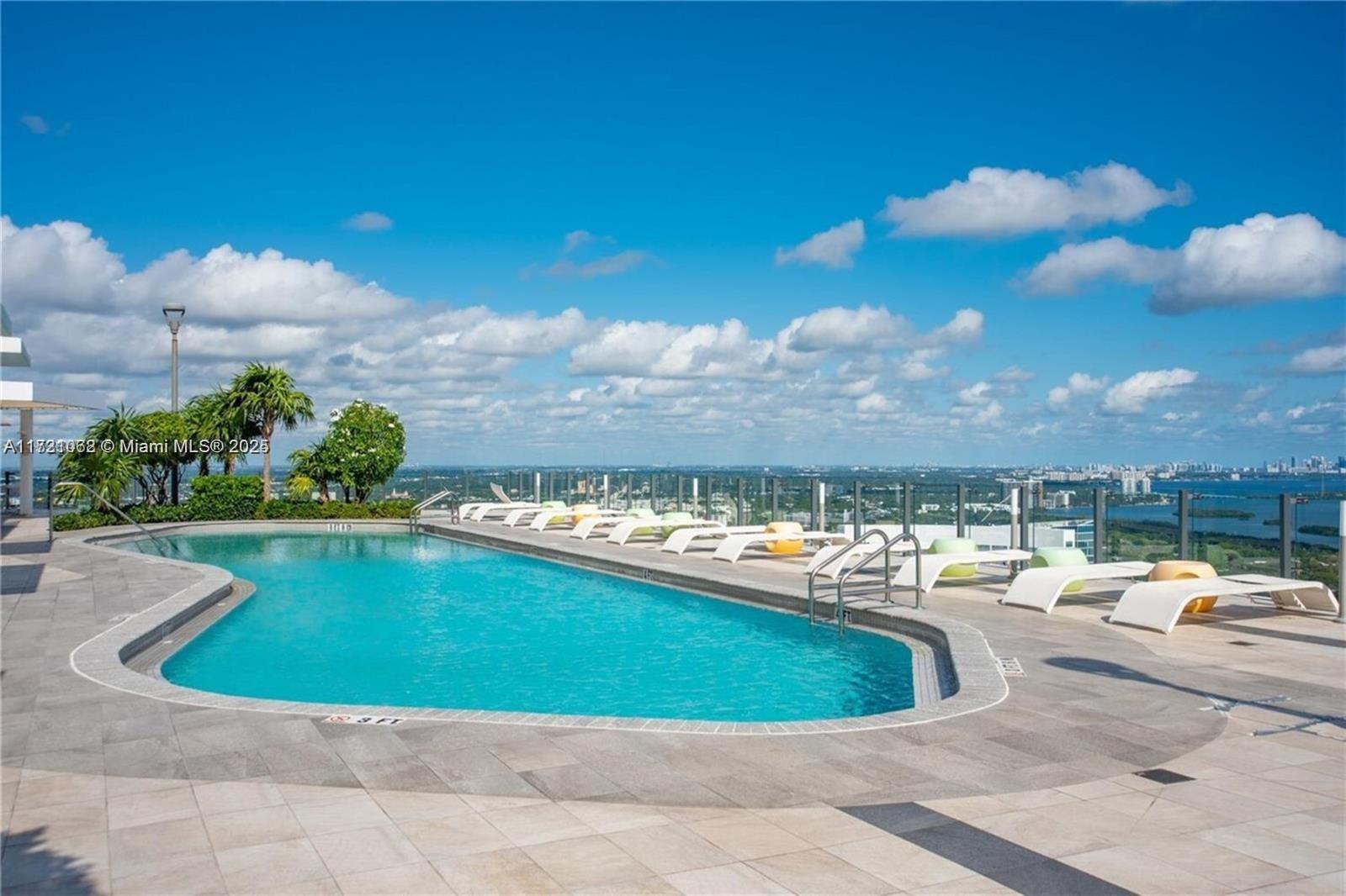 PARAISO BAYVIEWS CONDO - Residential