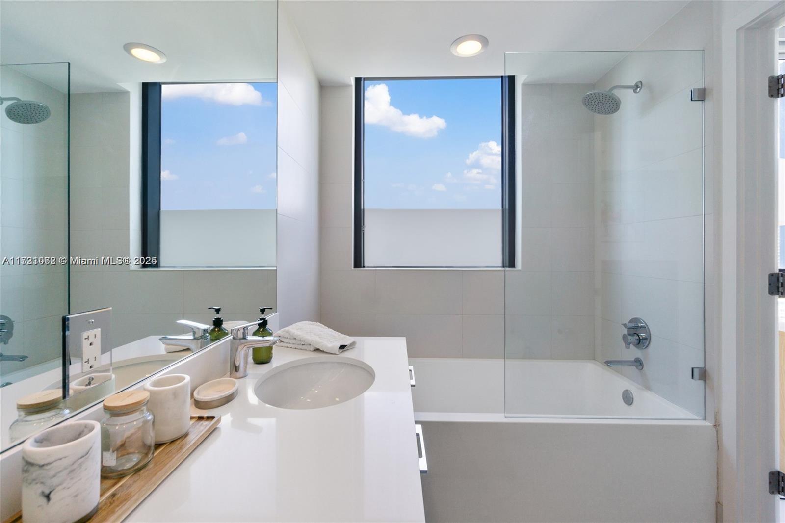 PARAISO BAYVIEWS CONDO - Residential