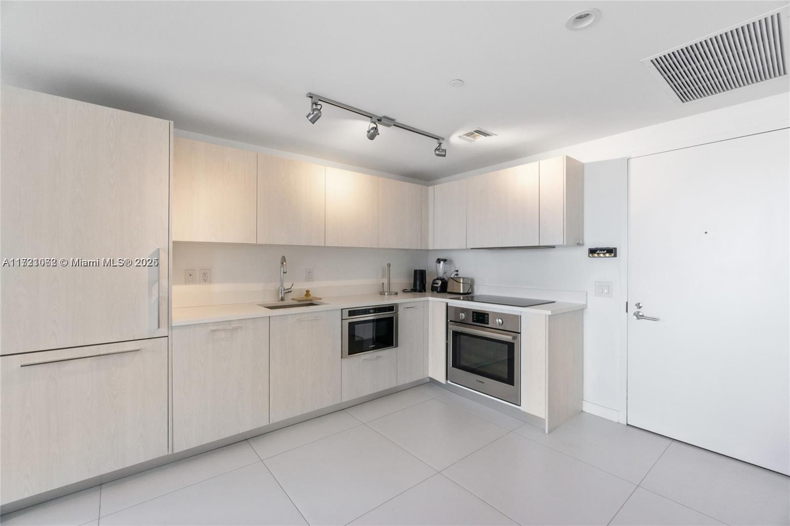 PARAISO BAYVIEWS CONDO - Residential