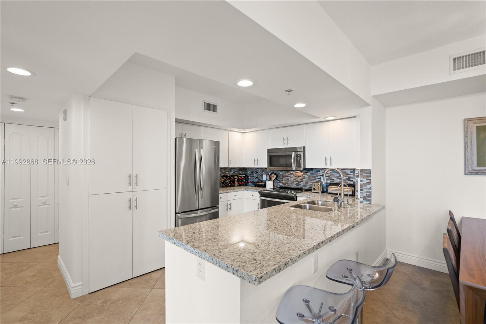 WAVERLY AT LAS OLAS CONDO - Residential Lease