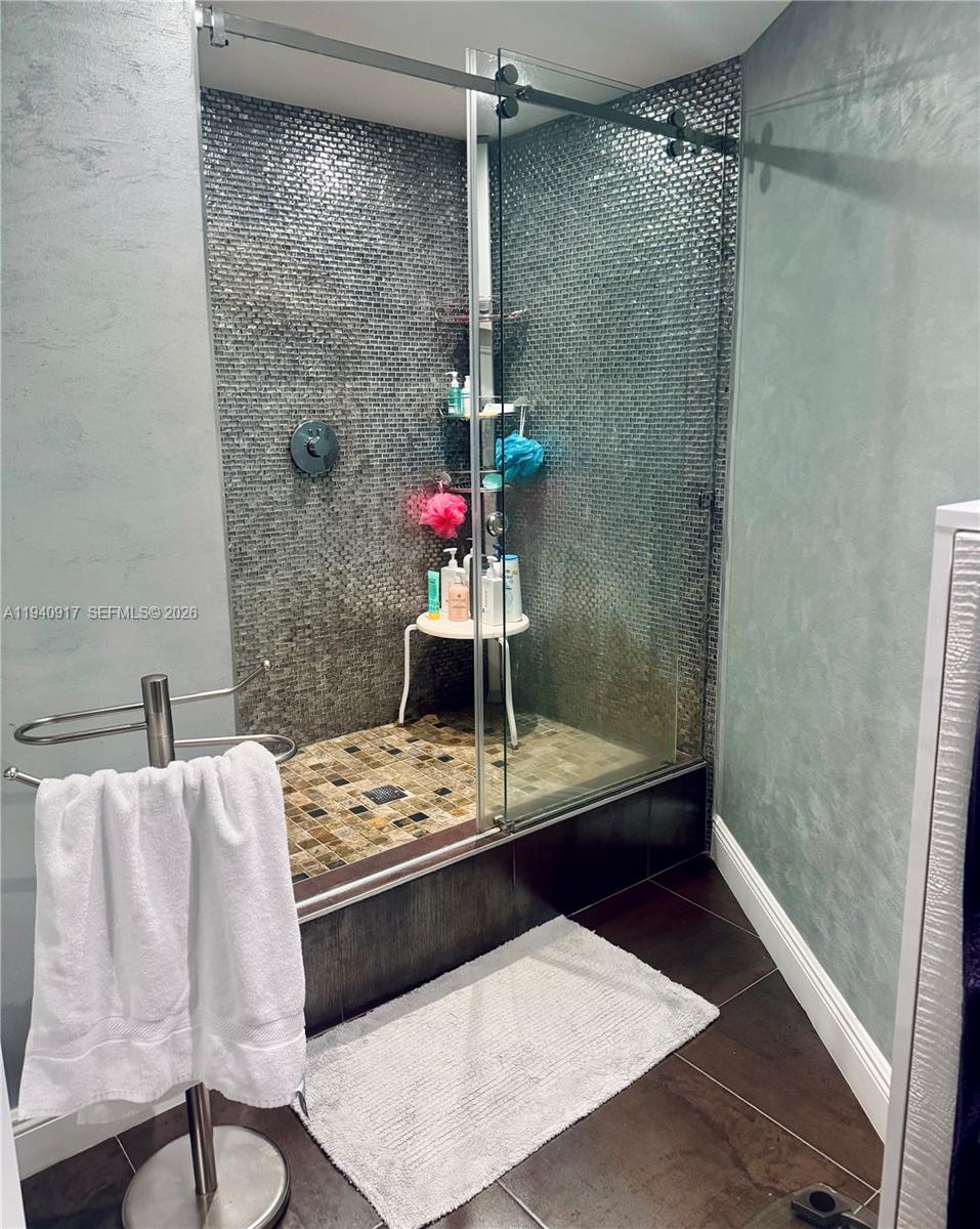 MALAGA TOWERS CONDO - Residential