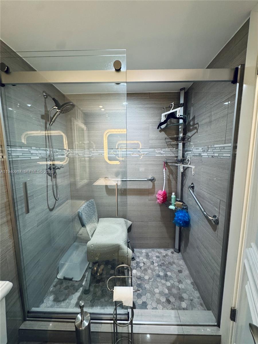 MALAGA TOWERS CONDO - Residential