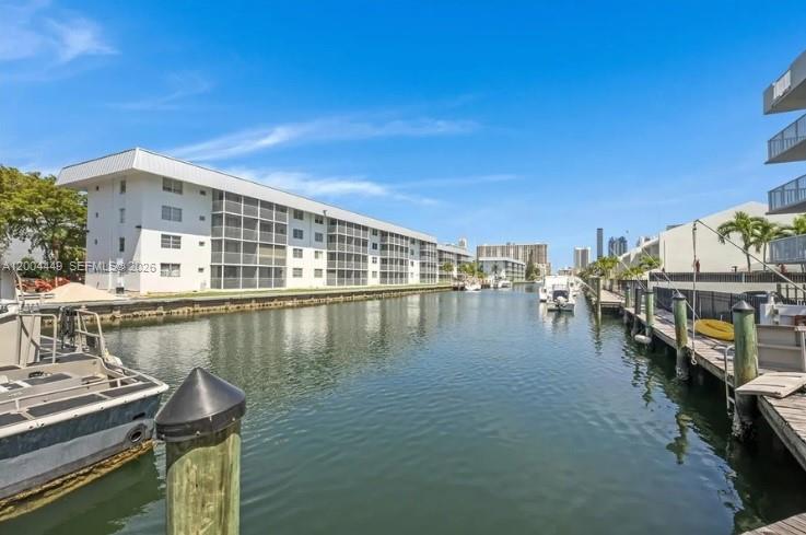 SUNSHORES CONDO - Residential