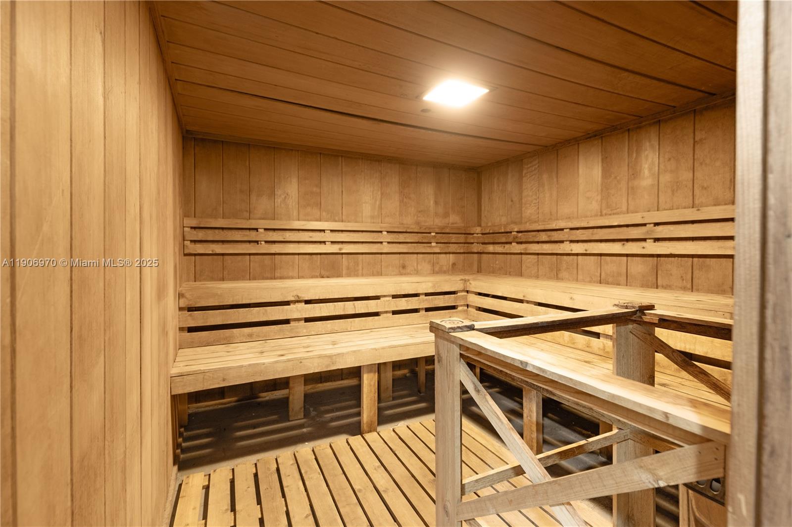 FLAMENCO CONDO TOWER I - Residential