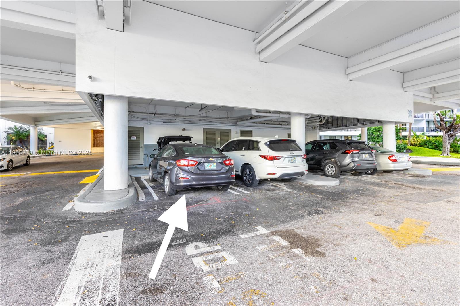 FLAMENCO CONDO TOWER I - Residential