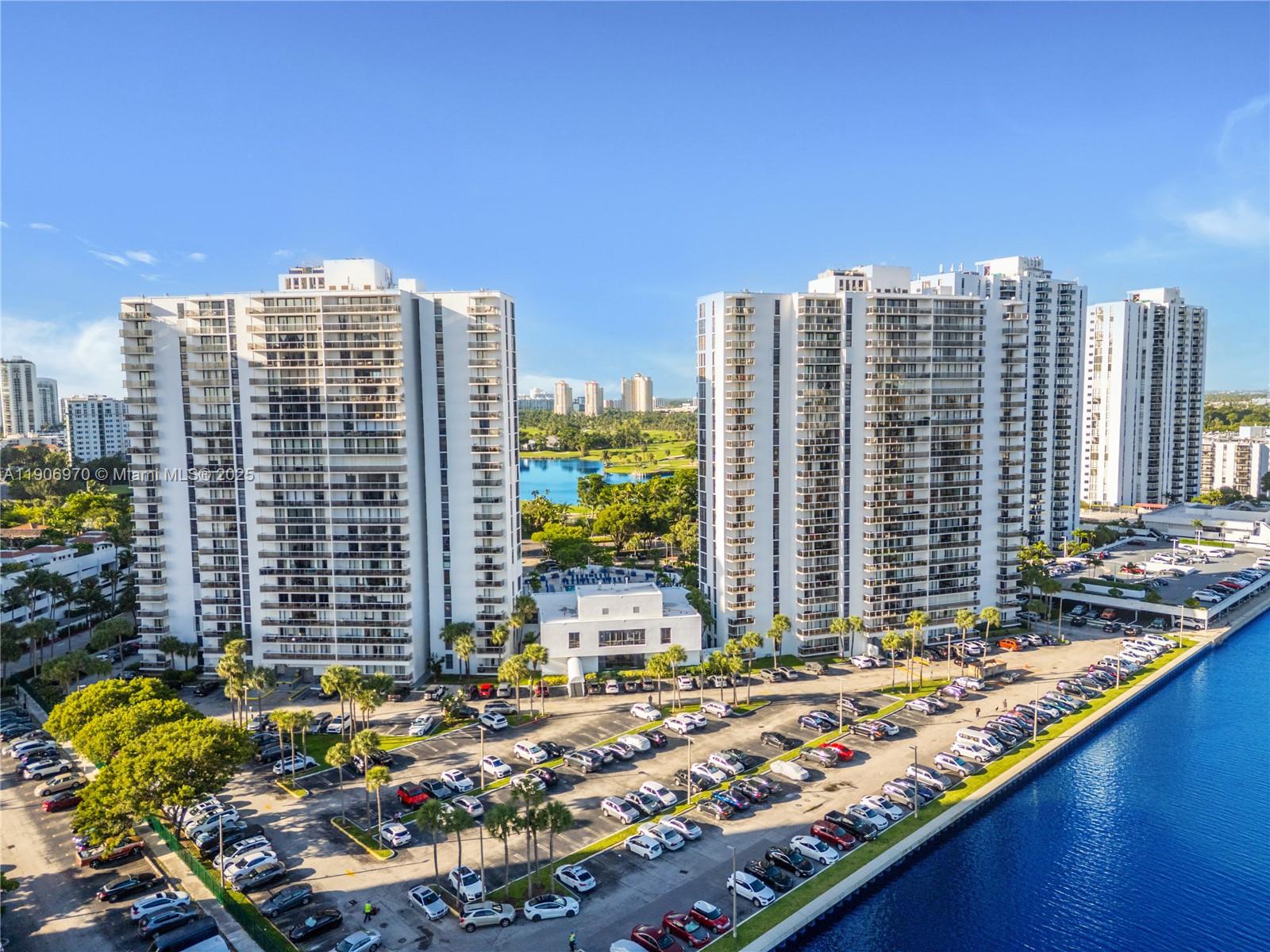 FLAMENCO CONDO TOWER I - Residential