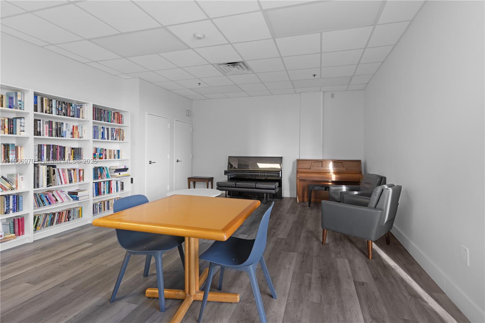 FLAMENCO CONDO TOWER I - Residential